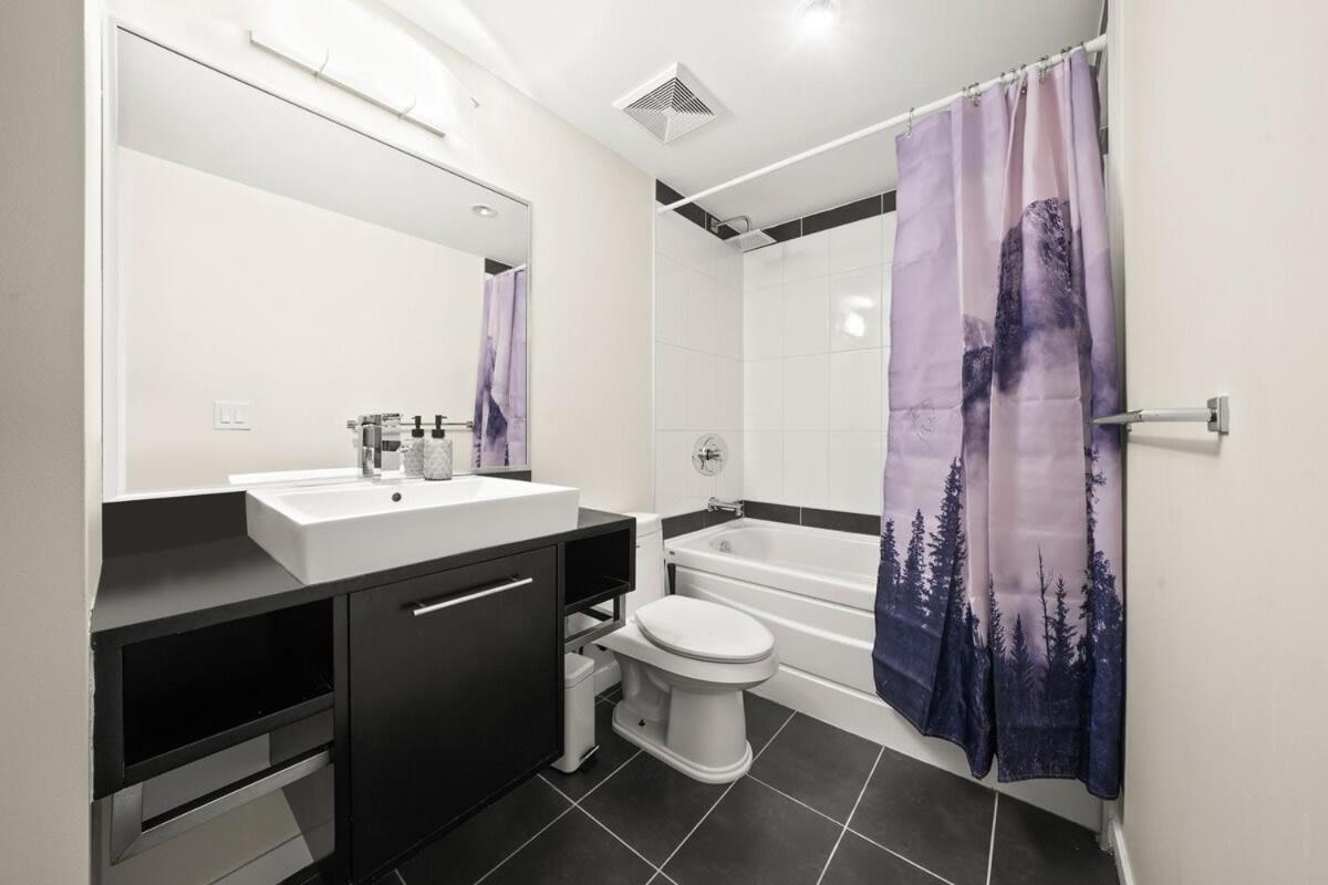 Dazzling Condo By Stadium Downtown With Free Parking فانكوفر المظهر الخارجي الصورة