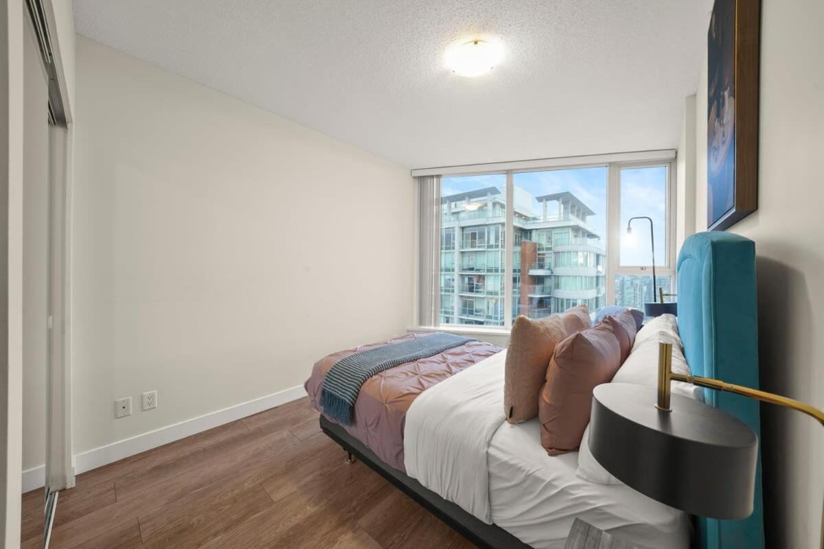 Dazzling Condo By Stadium Downtown With Free Parking فانكوفر المظهر الخارجي الصورة