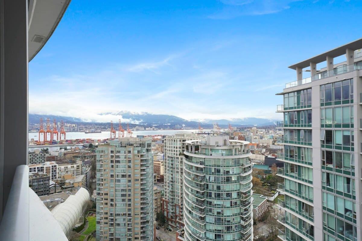 Dazzling Condo By Stadium Downtown With Free Parking فانكوفر المظهر الخارجي الصورة