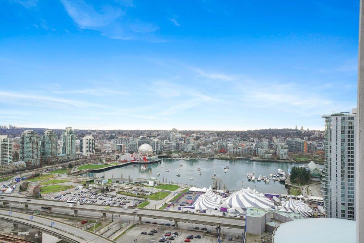 Dazzling Condo By Stadium Downtown With Free Parking فانكوفر المظهر الخارجي الصورة