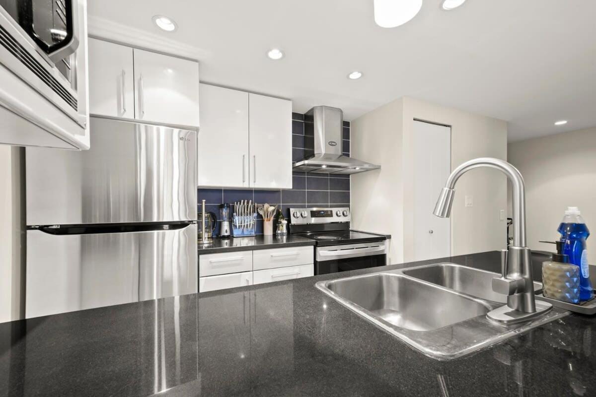 Dazzling Condo By Stadium Downtown With Free Parking فانكوفر المظهر الخارجي الصورة